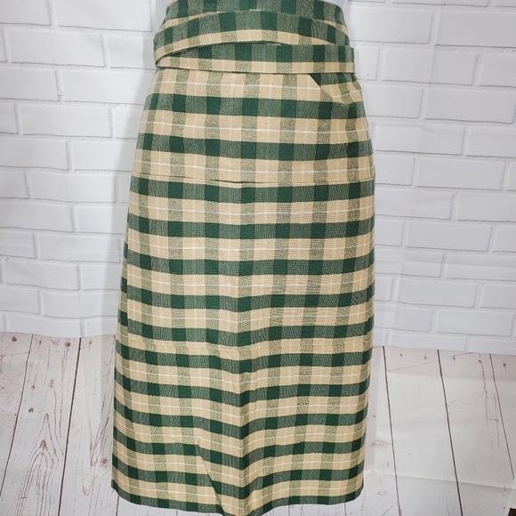 Gingham Plaid Green and Beige Waist Apron with Pockets - Picture 4 of 6